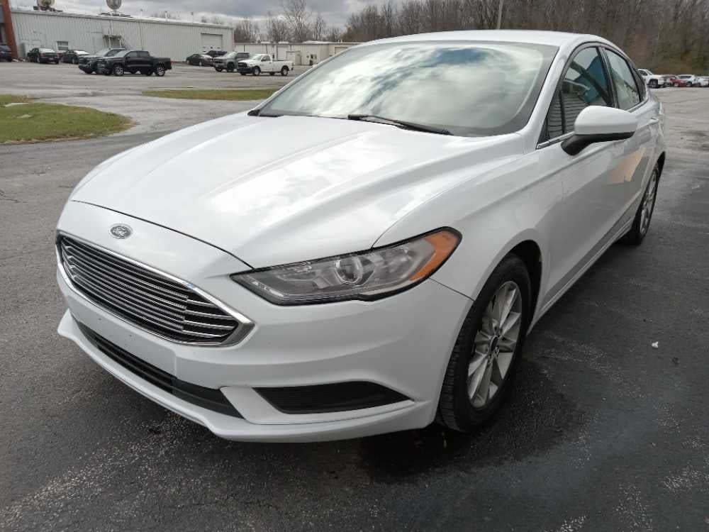 2017 Ford Fusion SE's photo