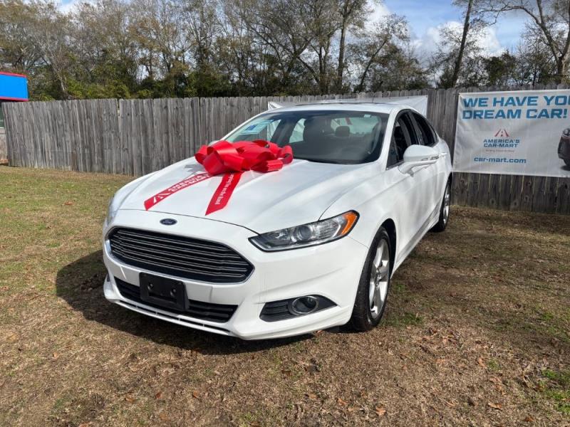 2015 Ford Fusion SE's photo