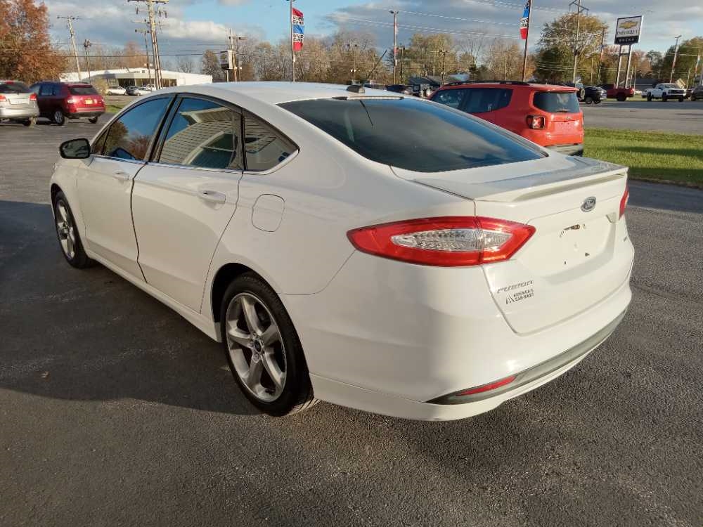 FORD FUSION SE