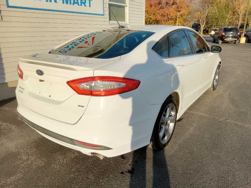 FORD FUSION SE