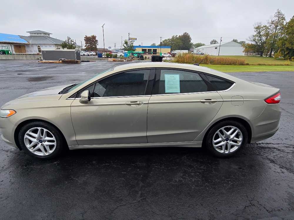 FORD FUSION SE