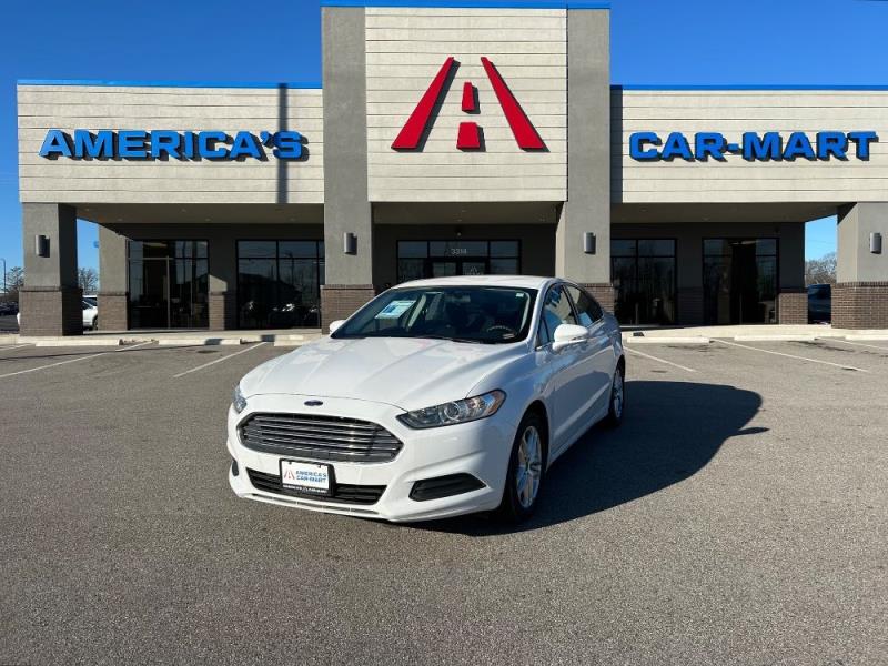 2016 Ford Fusion SE's photo