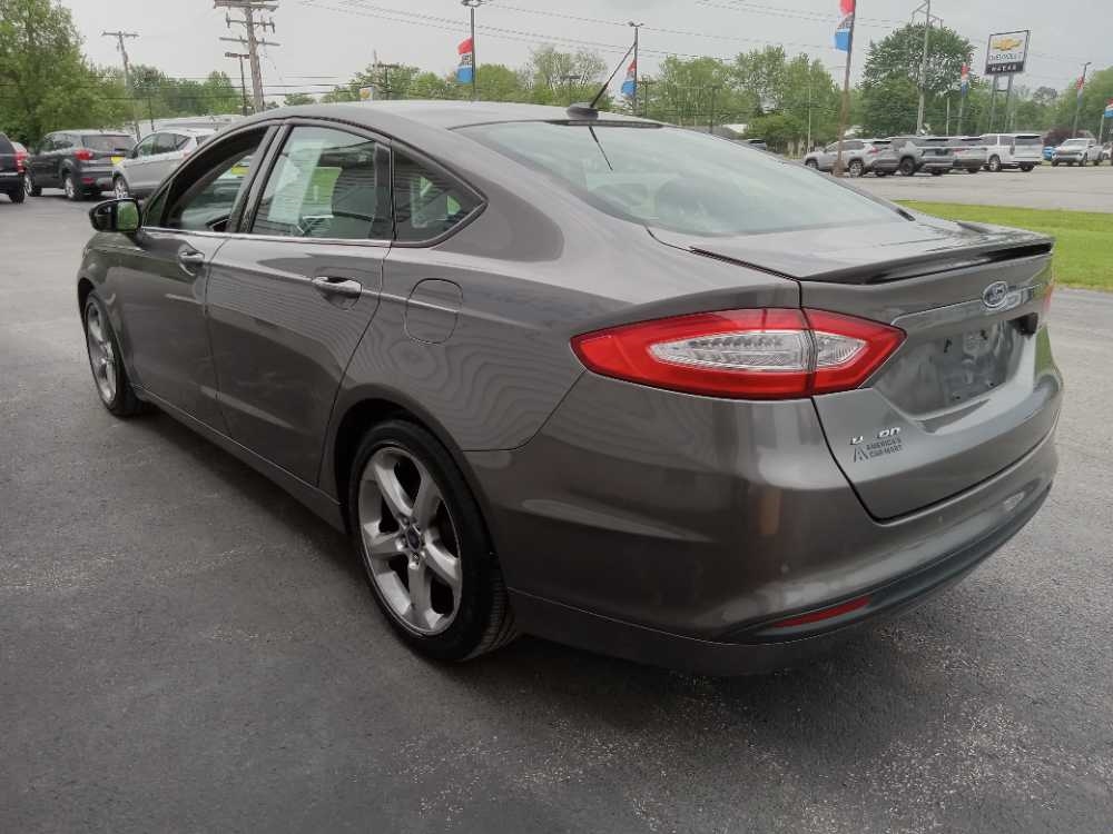 FORD FUSION SE