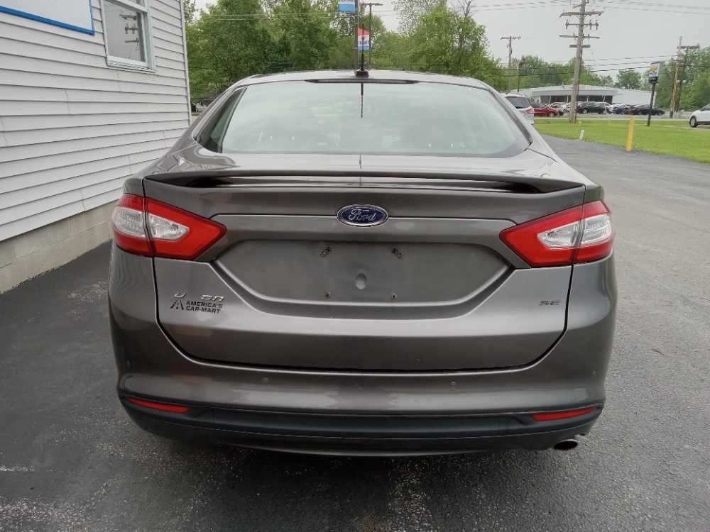 FORD FUSION SE