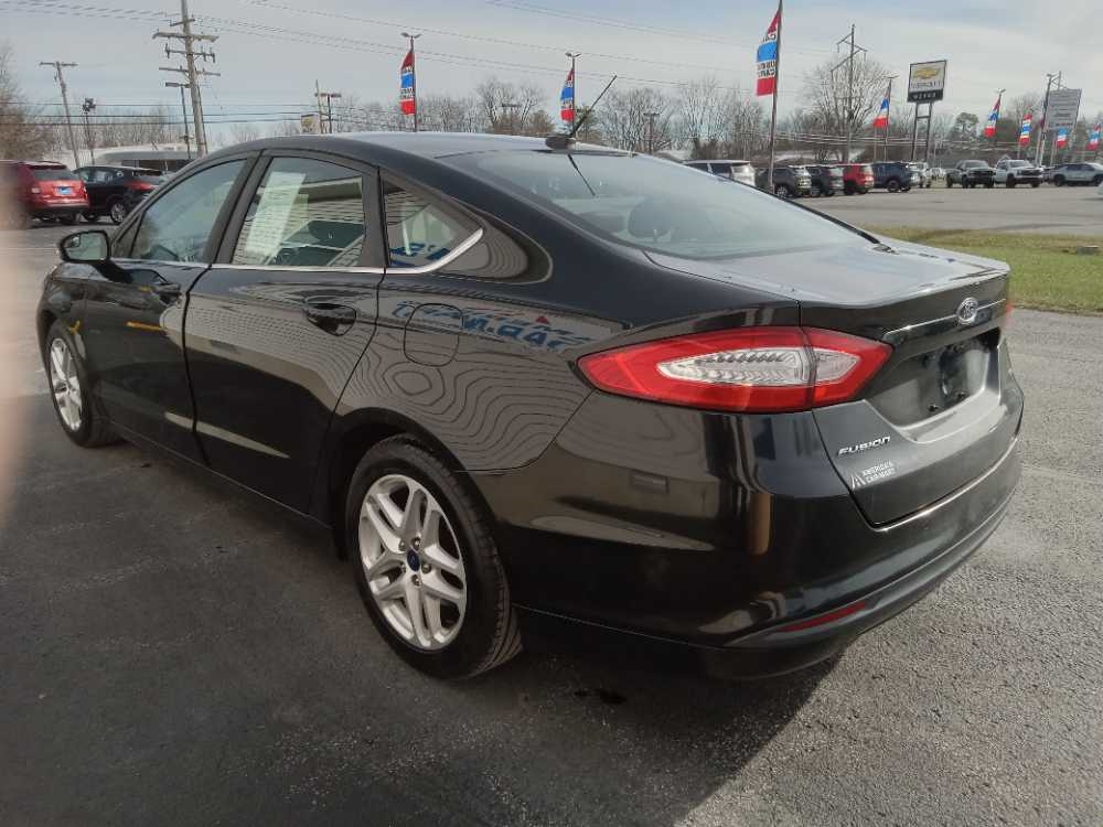 FORD FUSION SE