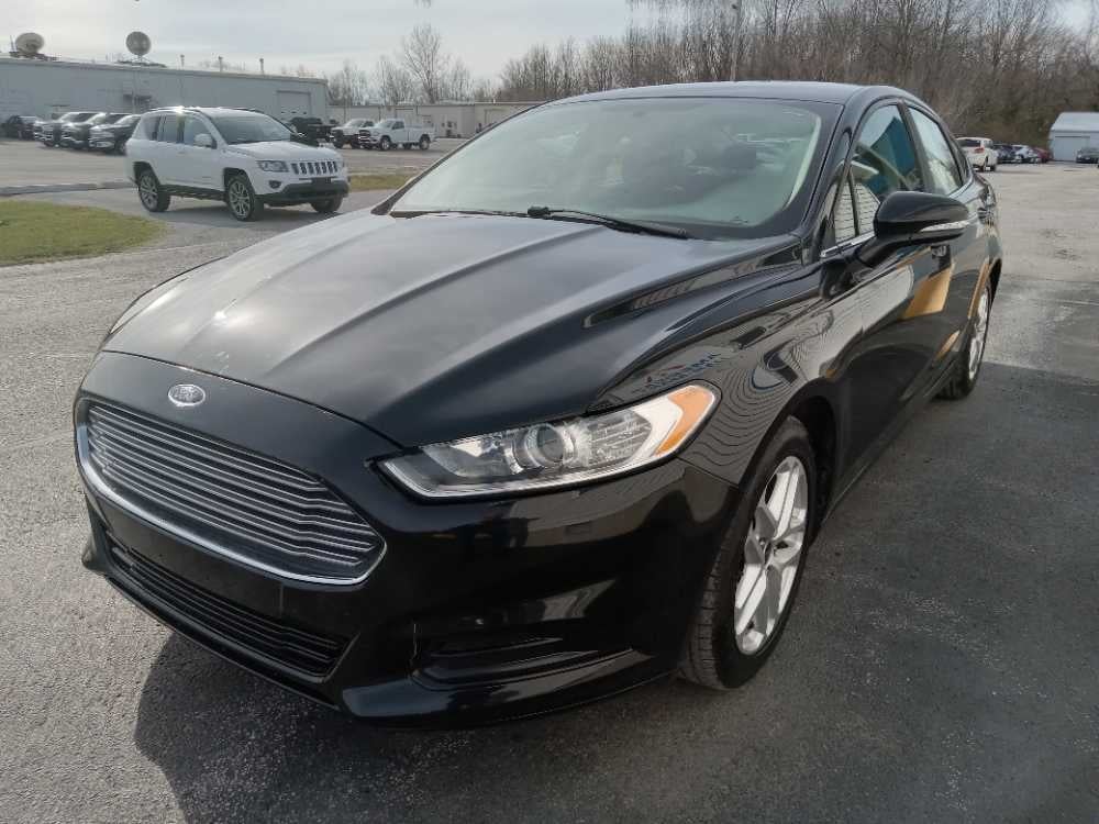 2015 Ford Fusion SE's photo