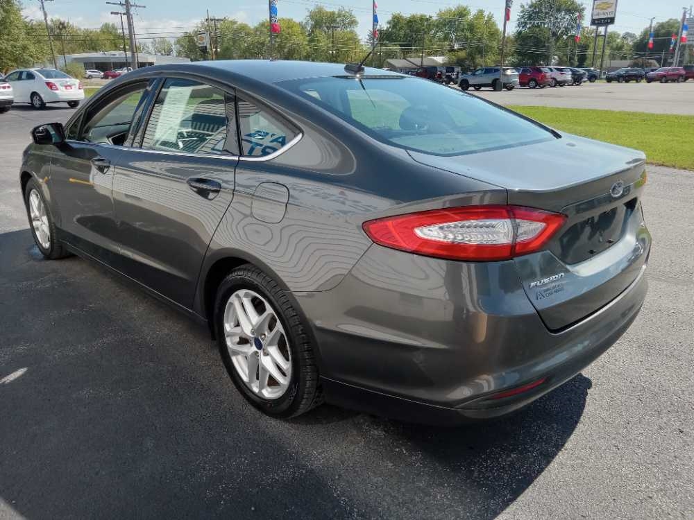 FORD FUSION SE