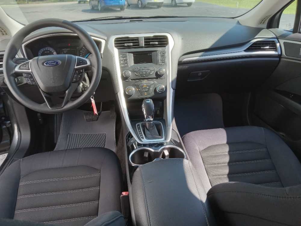 FORD FUSION SE