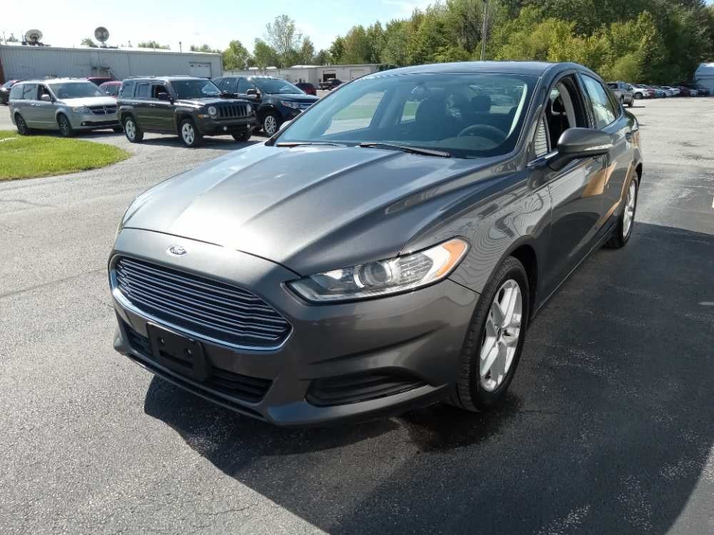 2015 Ford Fusion SE's photo