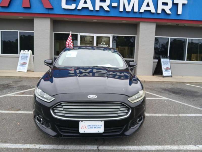 2016 Ford Fusion SE's photo