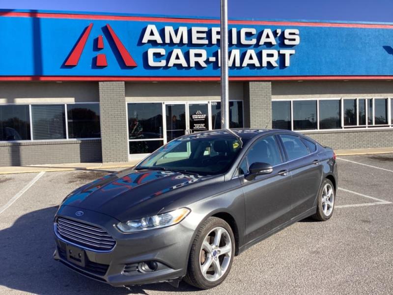 2015 Ford Fusion SE's photo