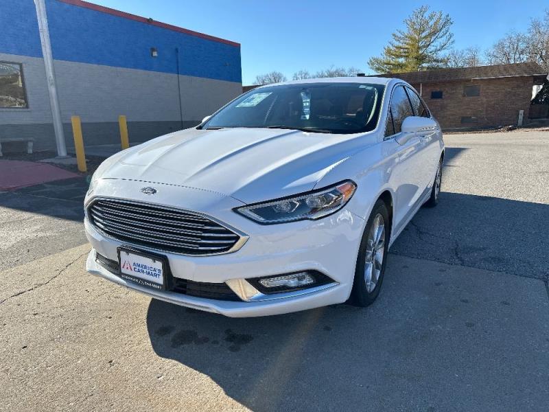2017 Ford Fusion SE's photo