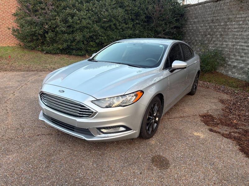 2018 Ford Fusion SE's photo