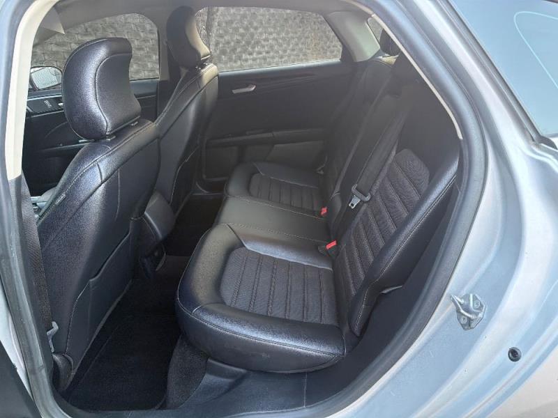 2018 Ford Fusion SE's photo