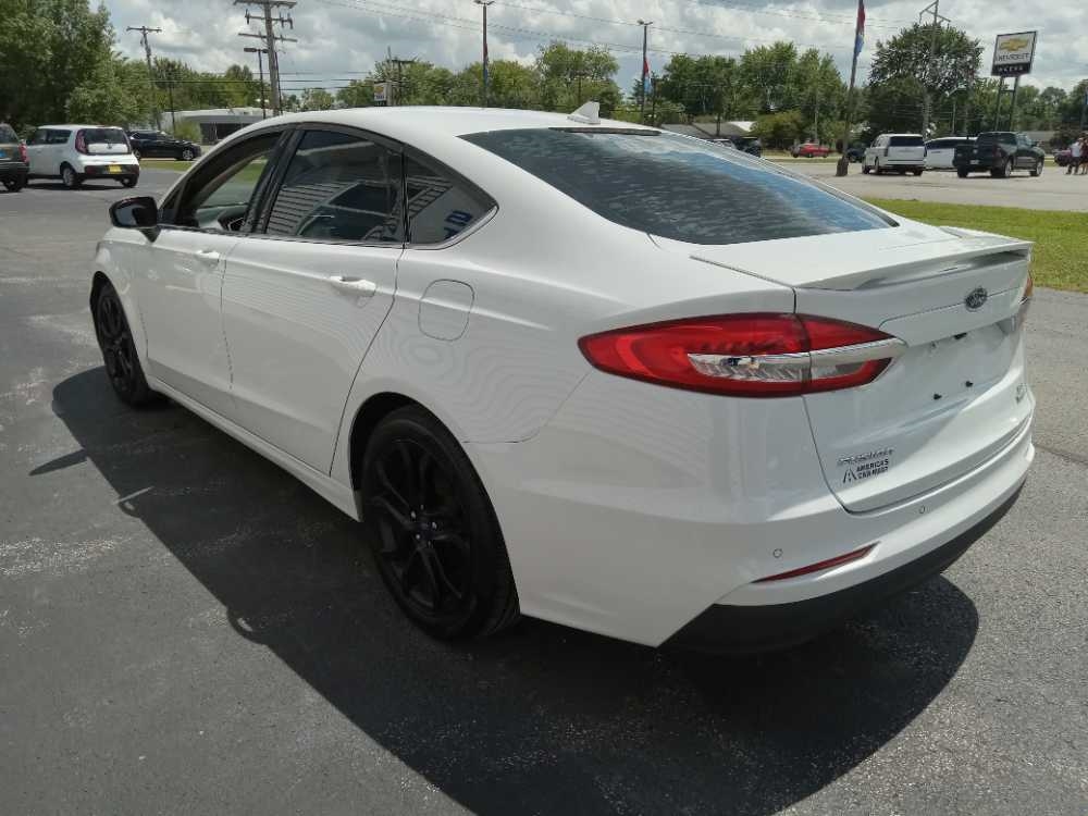 FORD FUSION SE