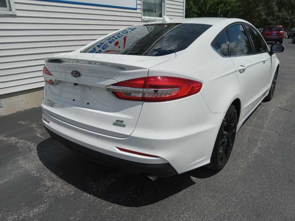 FORD FUSION SE