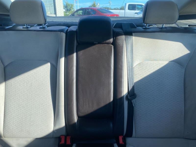 2019 Ford Fusion SE's photo