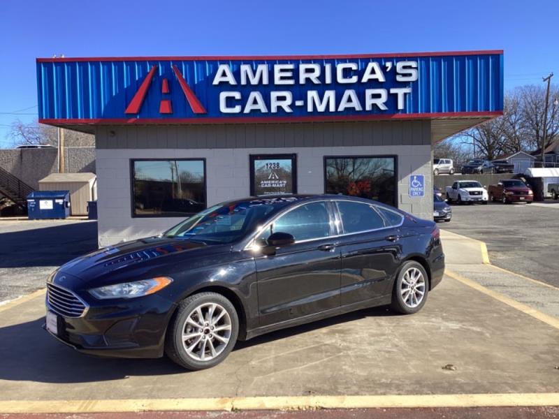 2019 Ford Fusion SE's photo