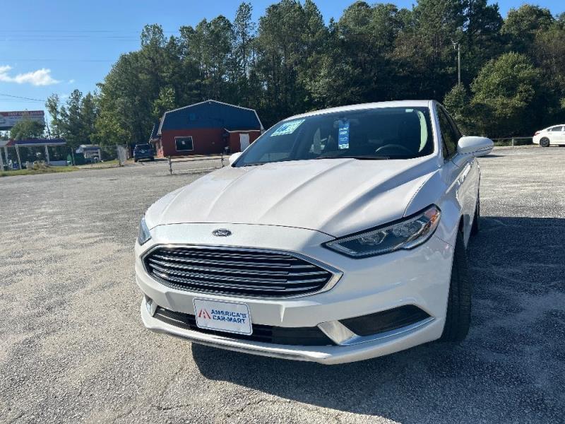 2018 Ford Fusion SE's photo