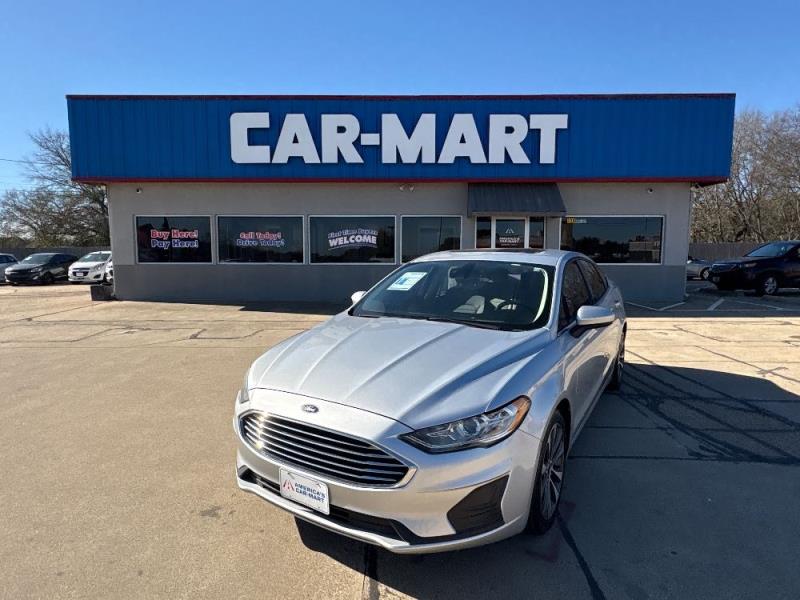 2019 Ford Fusion SE's photo