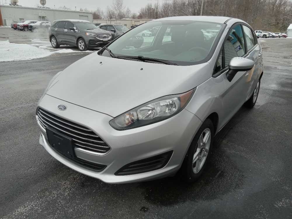 2019 Ford Fiesta SE's photo