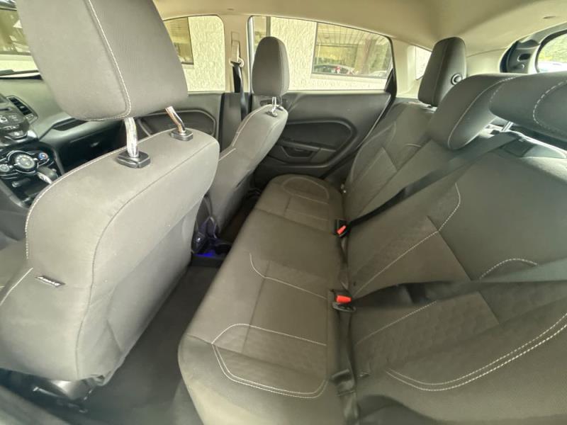 2019 Ford Fiesta SE's photo