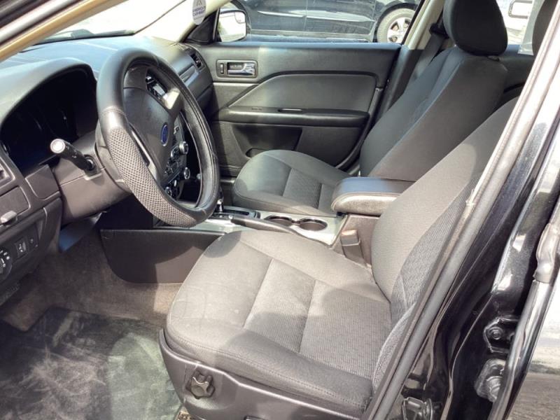 Image of 2011 Ford Fusion SE
