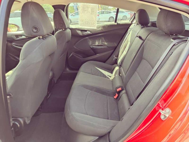 2018 Chevrolet Cruze LT's photo