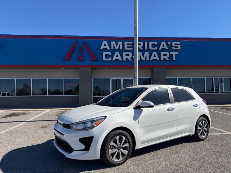 2022 Kia Rio 5-Door S's photo