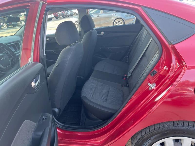 2021 Hyundai Accent SE's photo