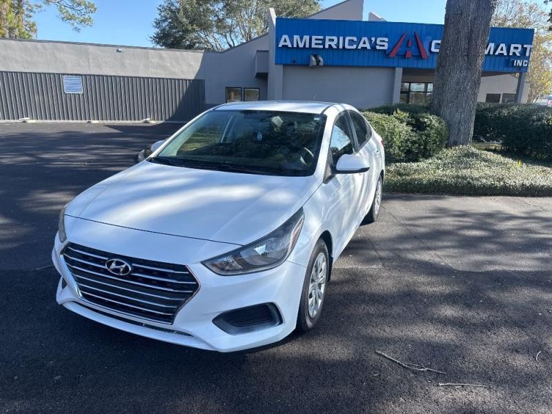 2020 Hyundai Accent SE's photo