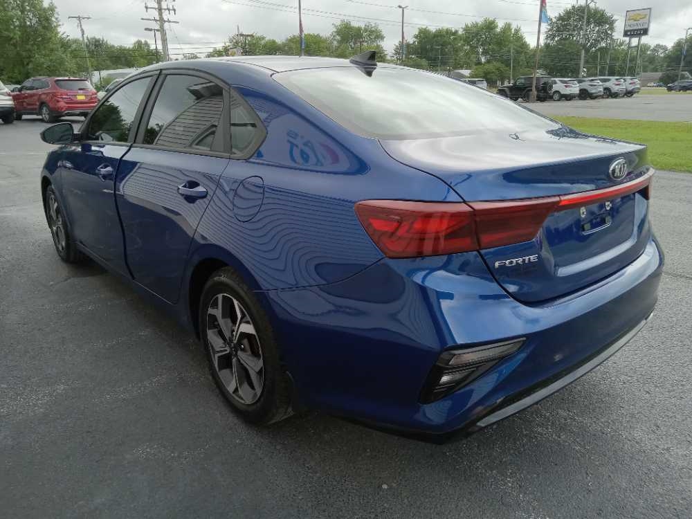 KIA FORTE FE; LXS