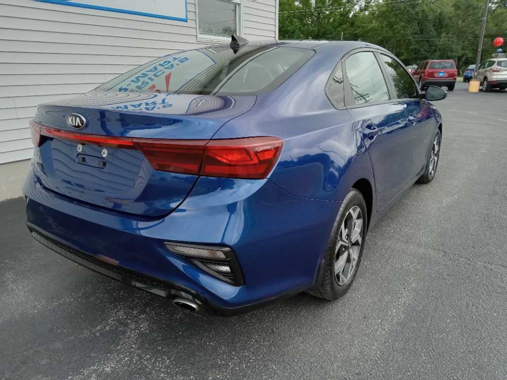 KIA FORTE FE; LXS