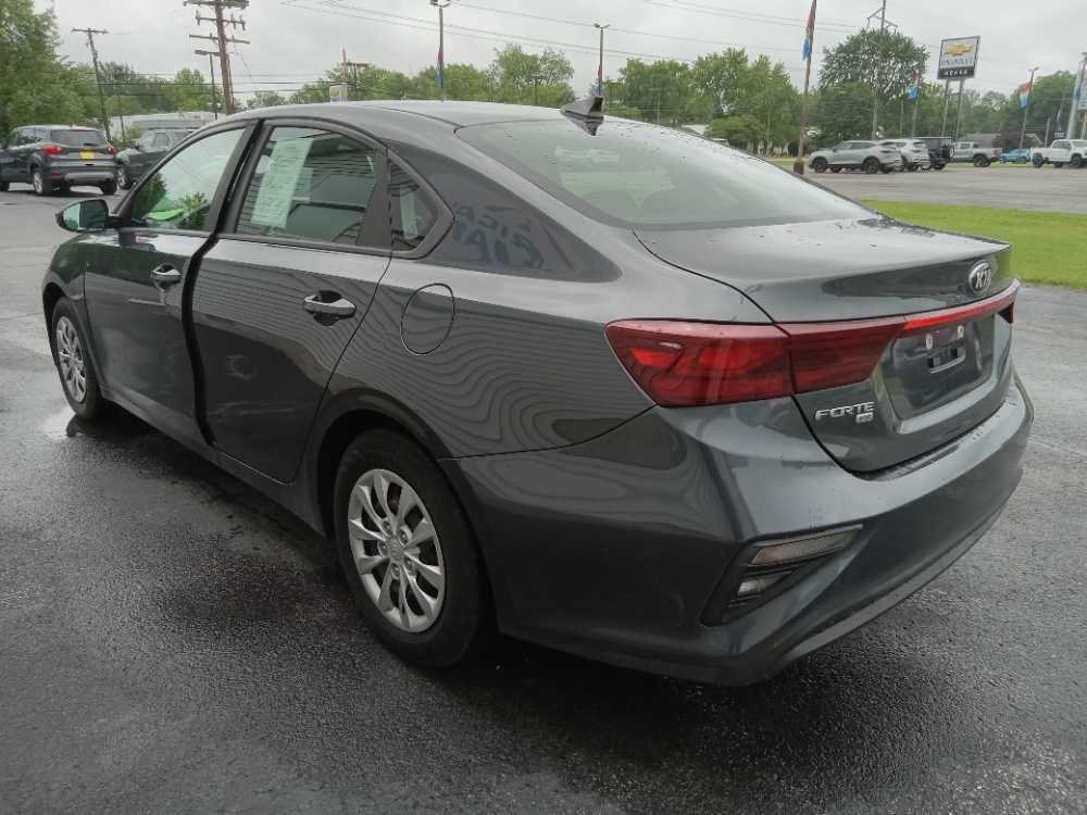 KIA FORTE FE; LXS