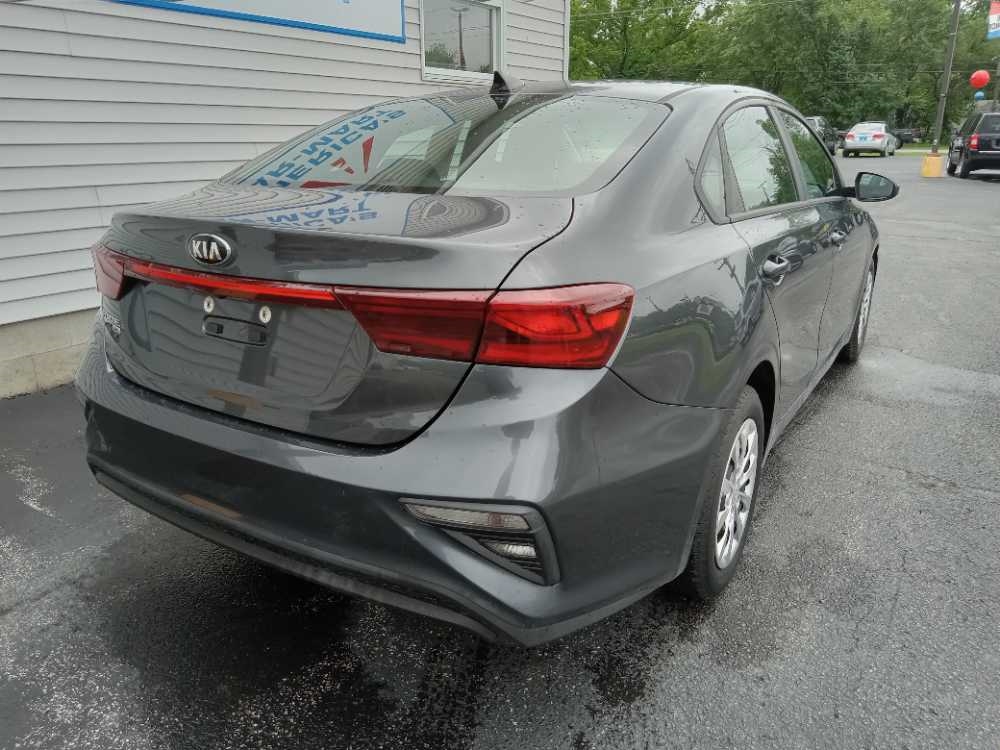 KIA FORTE FE; LXS