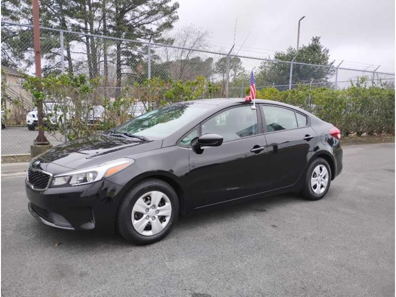 2017 Kia Forte LX's photo