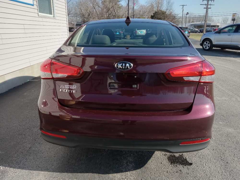 KIA FORTE LX; S