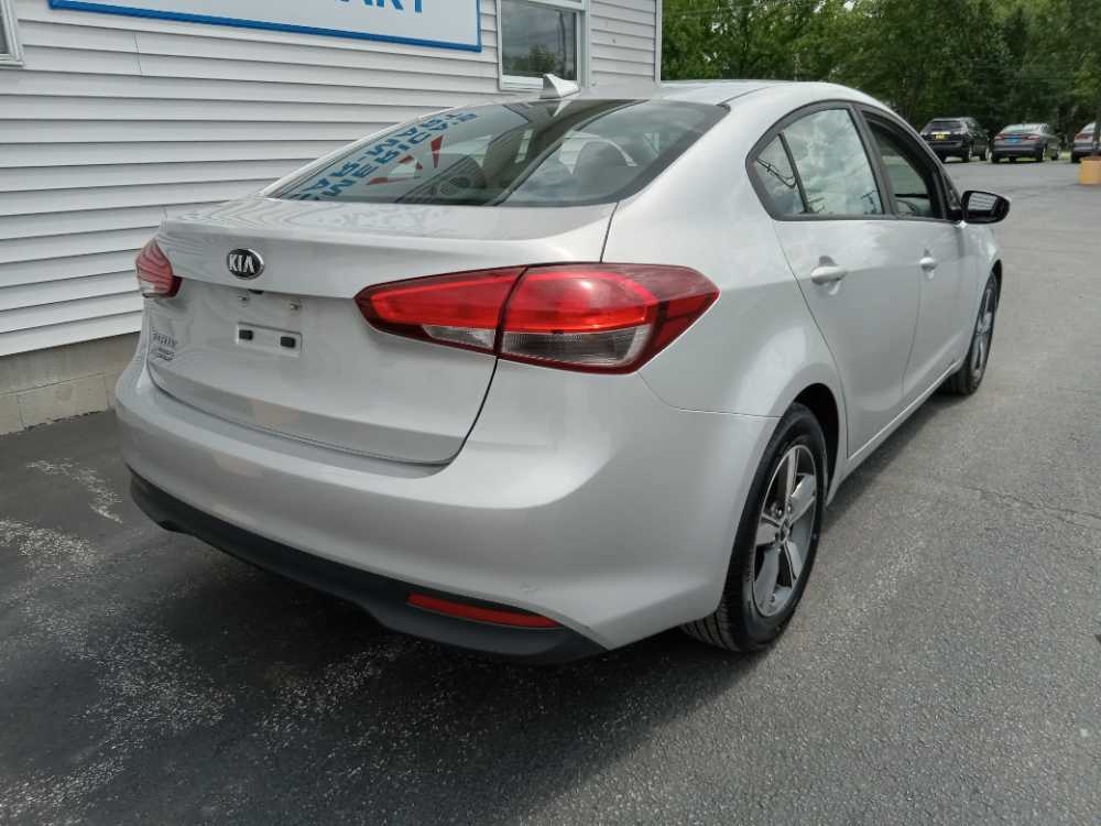 KIA FORTE LX; S