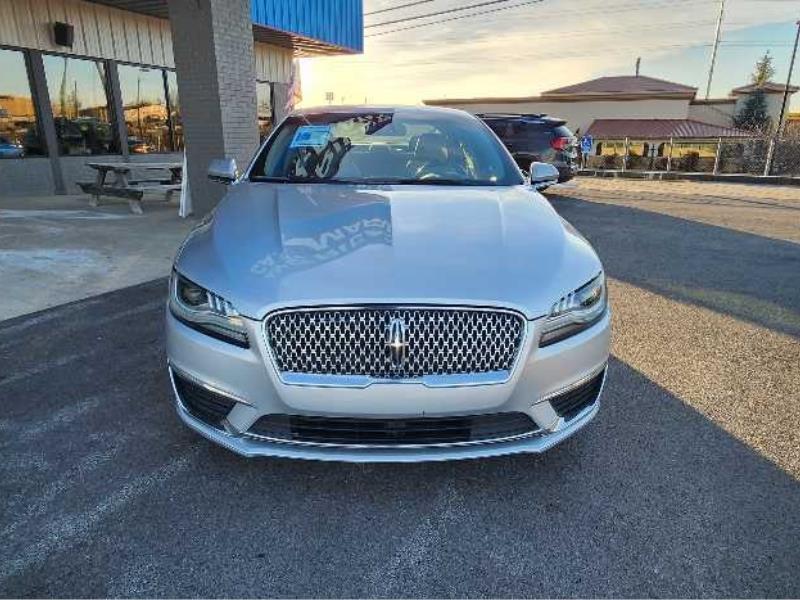 2017 Lincoln MKZ Reserve's photo
