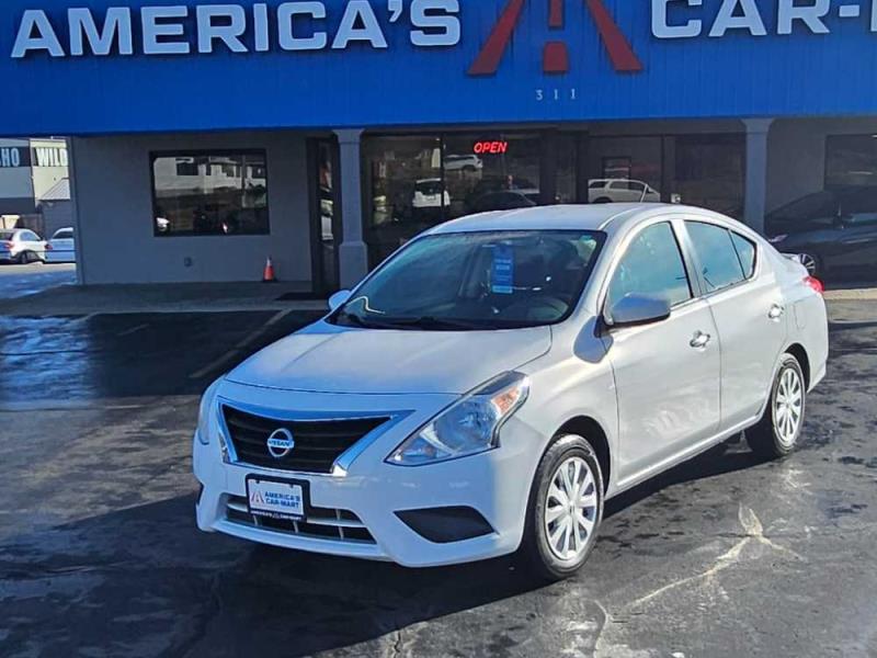2018 Nissan Versa Sedan SV's photo