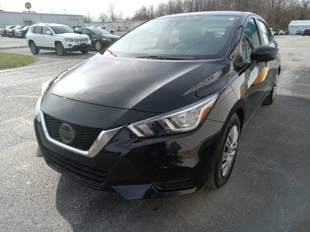 2020 Nissan Versa Sedan S's photo