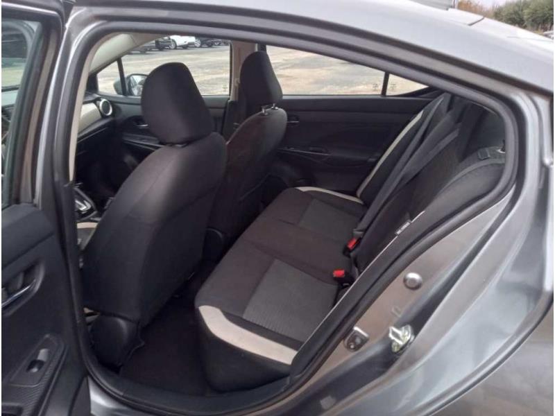 2021 Nissan Versa Sedan SV's photo