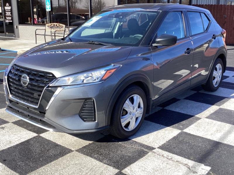 2021 Nissan Kicks S's photo