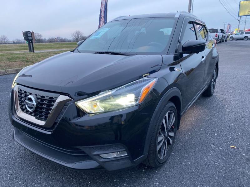 2019 Nissan Kicks SR's photo