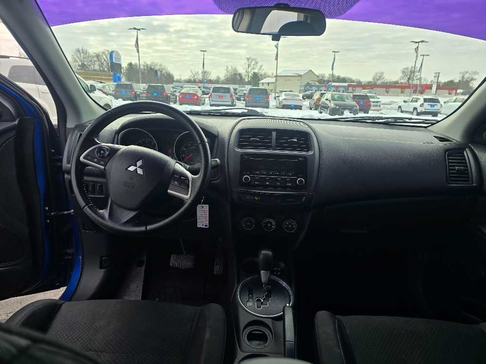 MITSUBISHI OUTLANDER SPORT ES