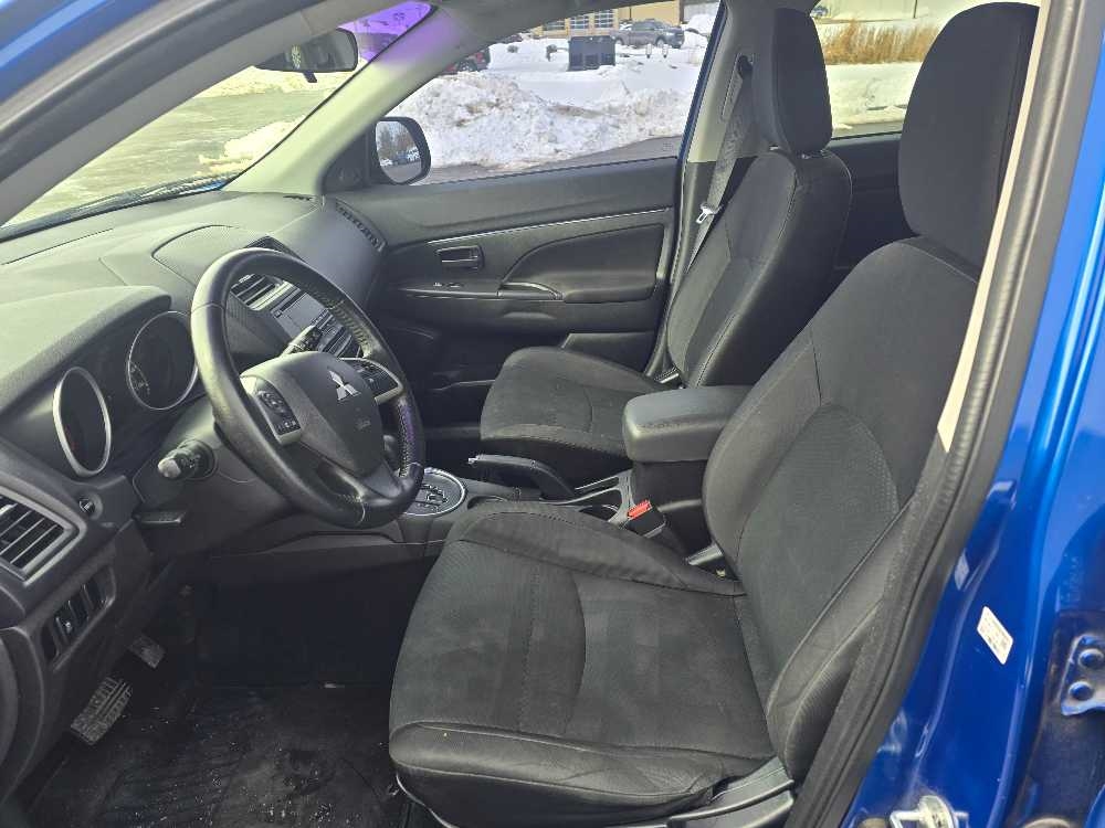 MITSUBISHI OUTLANDER SPORT ES