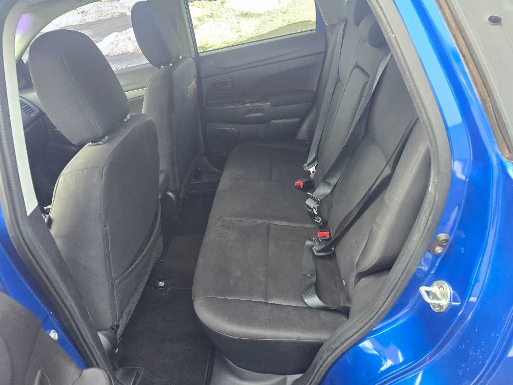 MITSUBISHI OUTLANDER SPORT ES