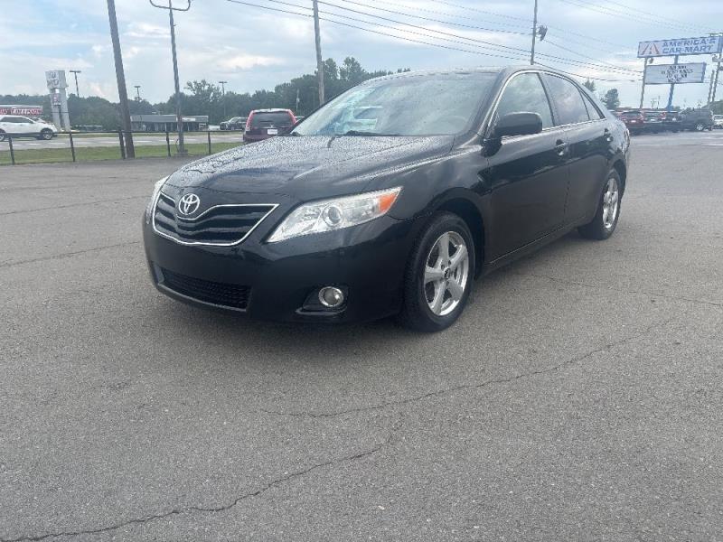 2010 Toyota Camry XLE's photo