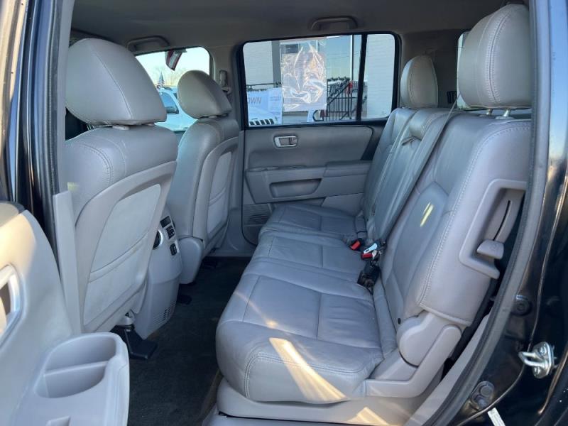 2015 Honda Pilot LX's photo