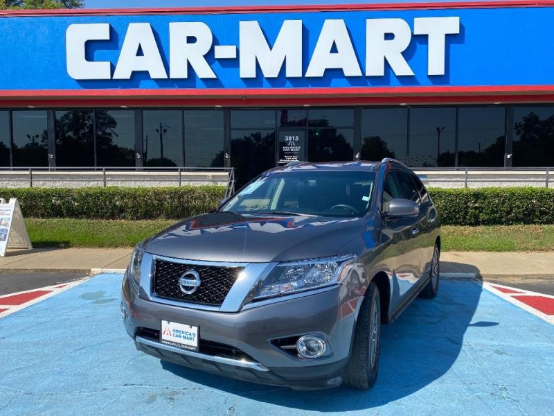 2016 Nissan Pathfinder SV 2WD's photo